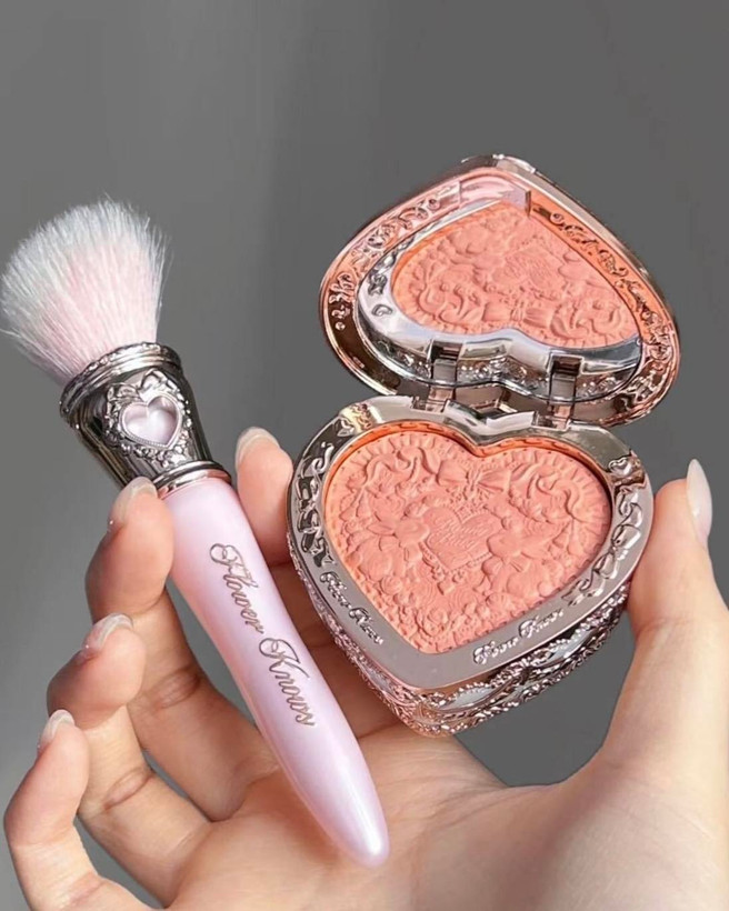 رژگونه پودری فلاورنوز
